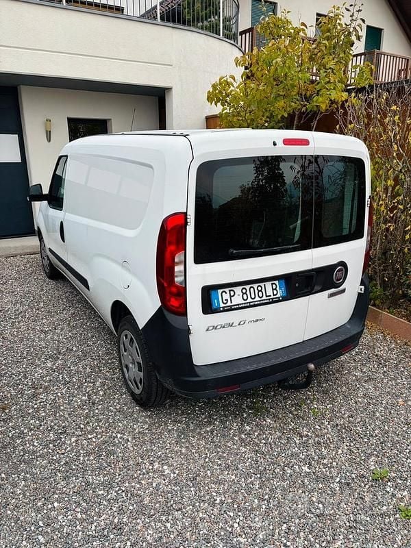 Usata Fiat Doblò 105 CV (77 kW) 2019 Bianco Monovolume