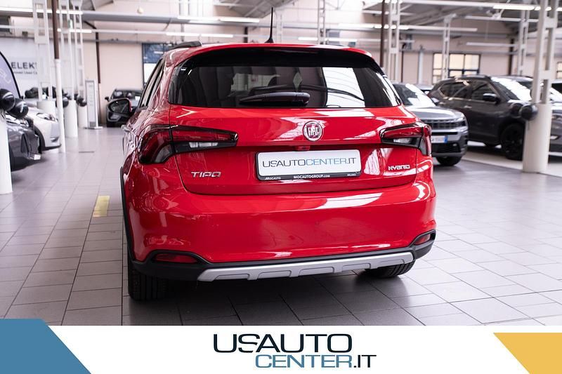 Usata Fiat Tipo Cross 130 CV (95 kW) 2023 Nero Utilitaria