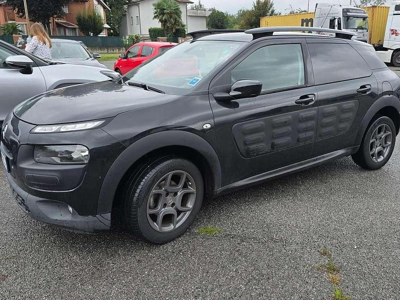 Usata Citroën C4 Shine 99 CV (72 kW) 2016 Nero SUV