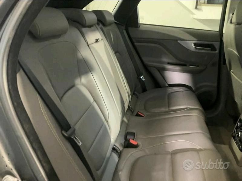Usata Jaguar F-Pace 350 CV (257 kW) 2017 Rosso SUV