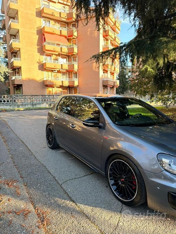 Usata VW Golf VI GTI 211 CV (155 kW) 2010 Grigio Utilitaria
