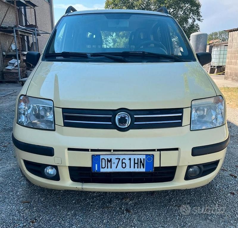 Giallo Usata 2005 Fiat Panda Tre volumi | 1200 € (Super prezzo) - Immagine 1/4