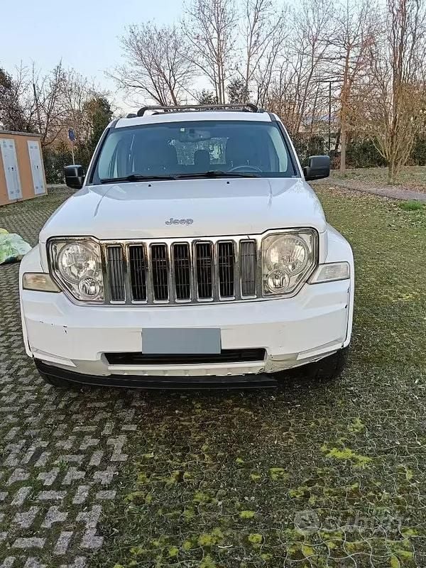 Usata Jeep Cherokee 200 CV (147 kW) 2012 Bianco SUV