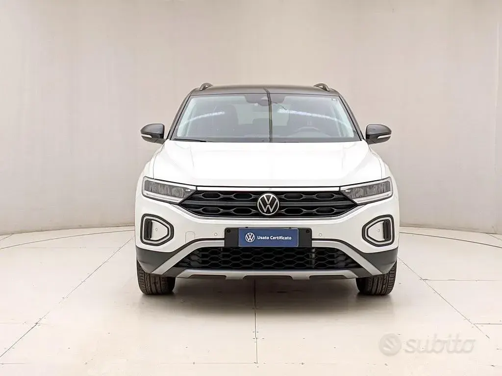 Usata VW T-Roc Life 110 CV (80 kW) 2023 Bianco SUV
