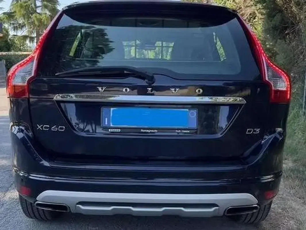 Usata Volvo XC60 Ocean Race 150 CV (110 kW) 2016 Blu/azzurro SUV