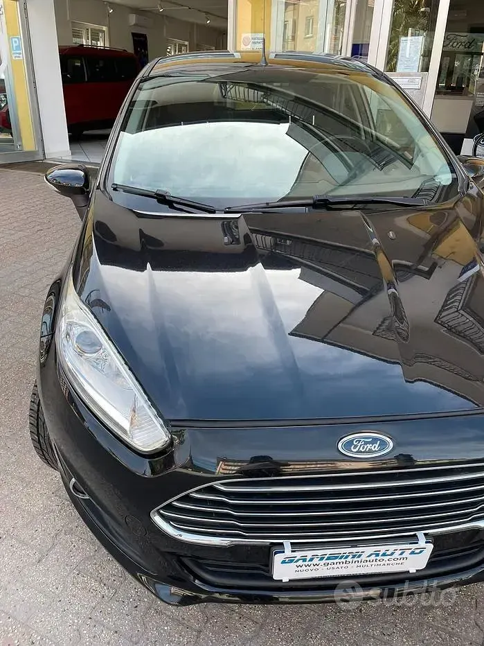 Usata Ford Fiesta Titanium 97 CV (71 kW) 2014 Nero Utilitaria