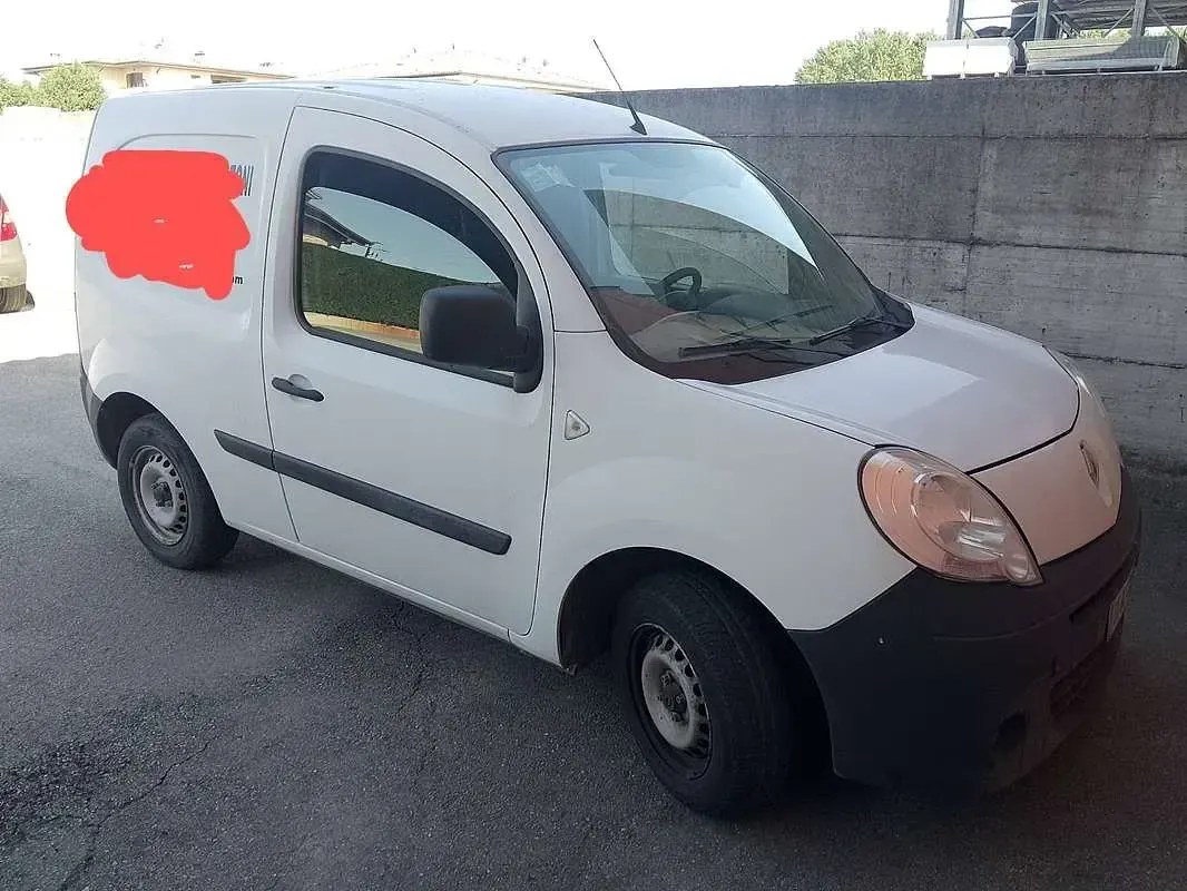Usata Renault Kangoo 68 CV (50 kW) 2009 Monovolume