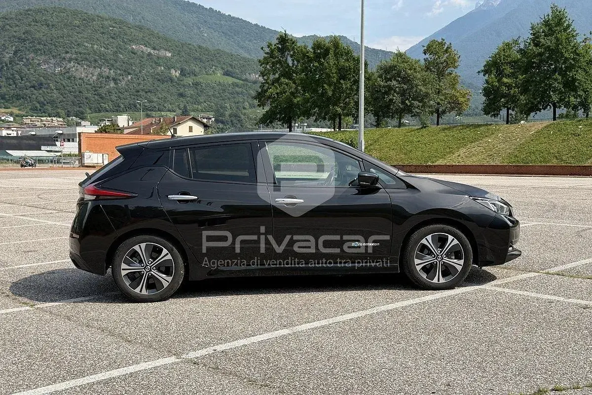 Usata Nissan Leaf Tekna 89 kW (122 CV) 2018 Nero Utilitaria