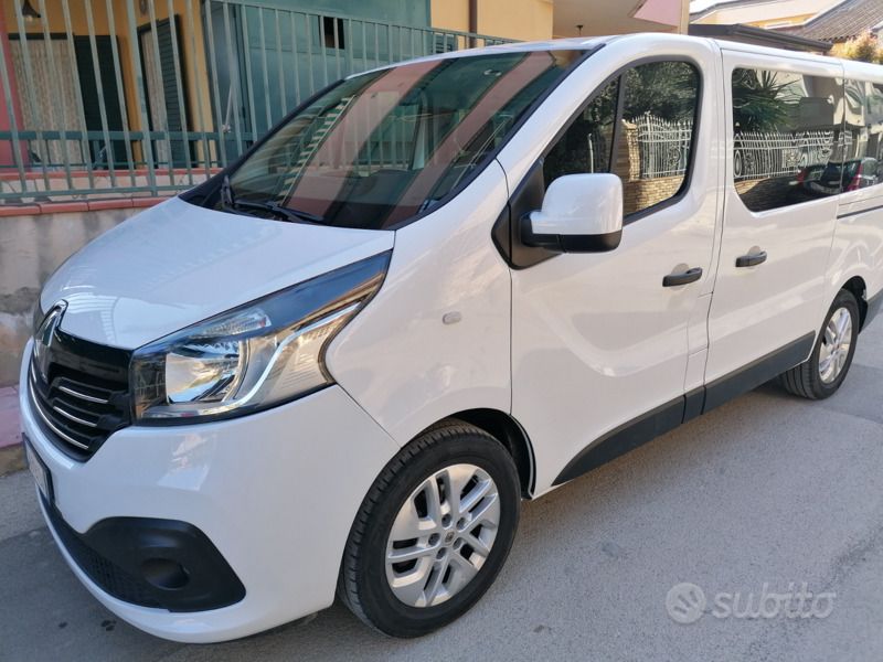 Bianco Usata 2016 Renault Trafic Monovolume | 19.999 € (Molto cara) - Immagine 1/4