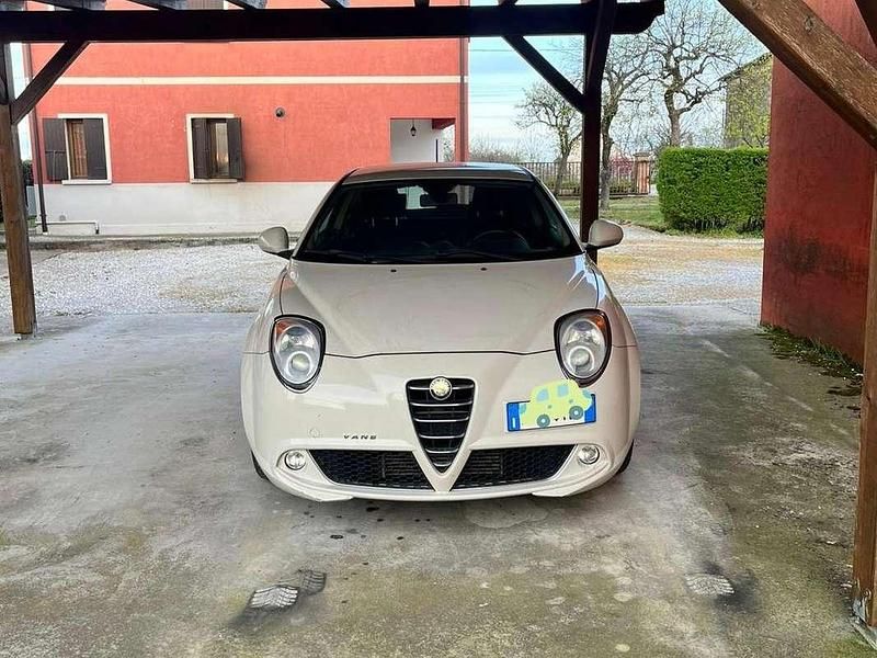 Usata Alfa Romeo MiTo 105 CV (77 kW) 2010 Beige Utilitaria