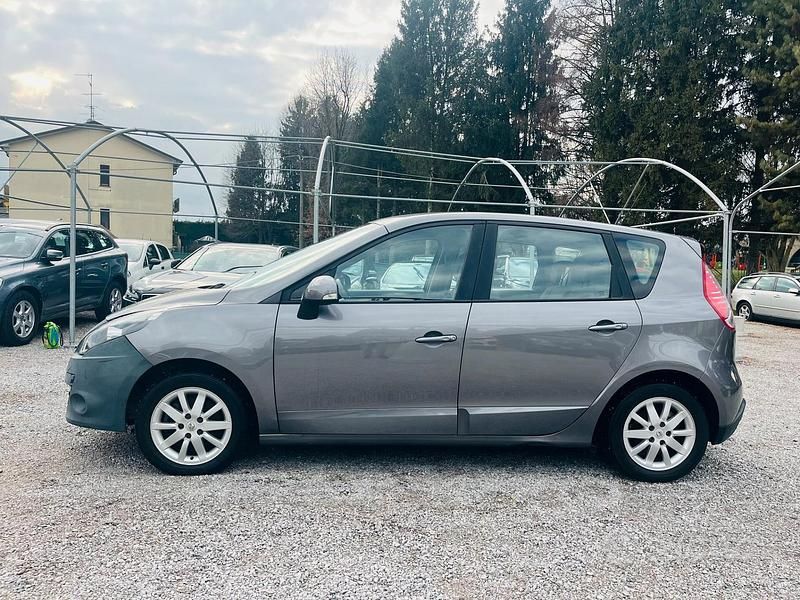 Usata Renault Scénic III 110 CV (80 kW) 2011 Grigio Monovolume