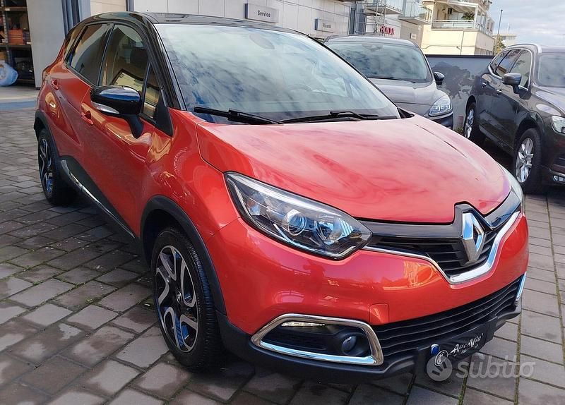 Usata Renault Captur Intens 90 CV (66 kW) 2016 Rosso SUV
