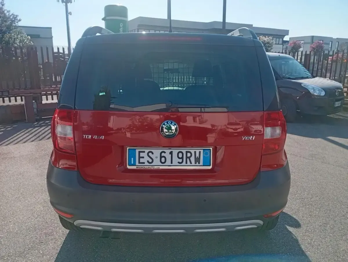 Usata Skoda Yeti Adventure 110 CV (80 kW) 2013 Rosso SUV