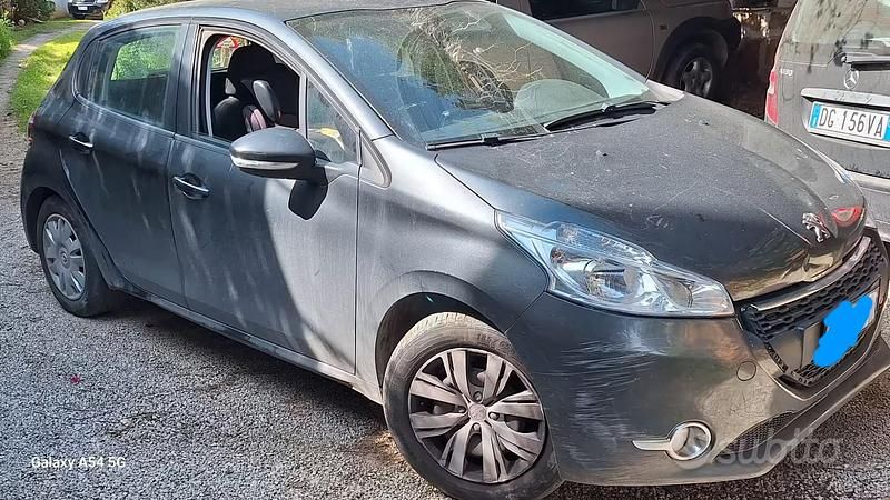 Usata Peugeot 208 68 CV (50 kW) 2013 Utilitaria