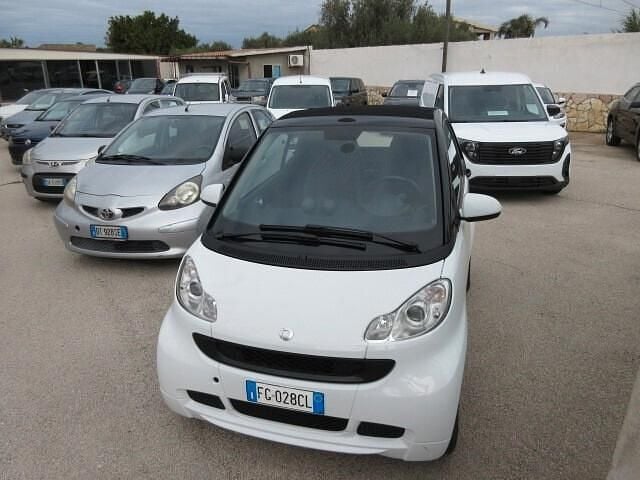 Usata Smart ForTwo Cabrio Pulse 54 CV (39 kW) 2011 Bianco pastello Cabrio