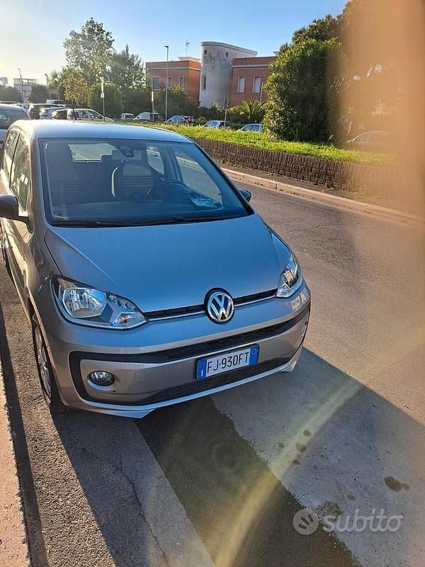 Begagnad VW up! 2017 Grå Halvkombi