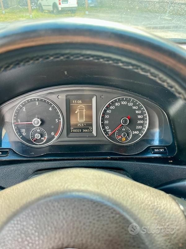 Usata VW Caravelle 140 CV (102 kW) 2012 Beige Monovolume