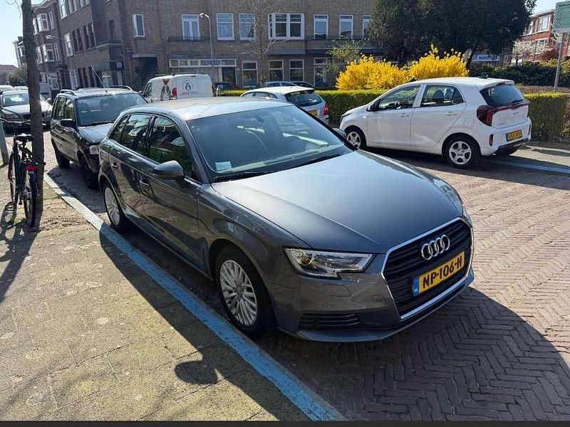 Usata Audi A3 Ambiente 110 CV (80 kW) 2016 Grigio Berlina