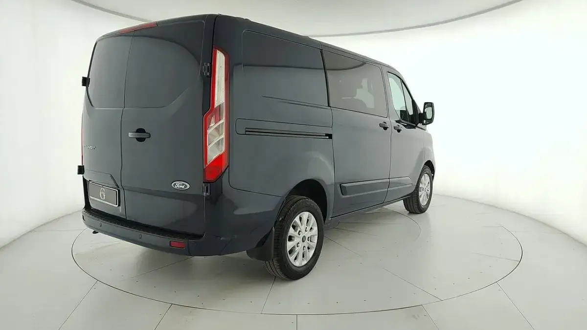 Usata Ford Transit Custom Titanium 170 CV (125 kW) 2022 Blu Monovolume