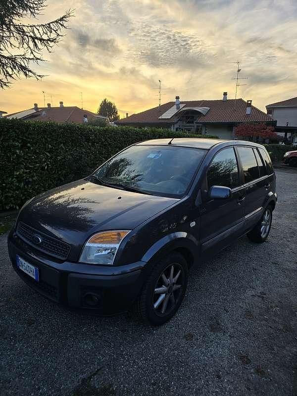 Usata Ford Fusion 80 CV (58 kW) 2008 Monovolume