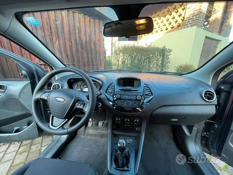 Begagnad Ford Ka Plus 71 HK (52 kW) 2018 Grå Halvkombi