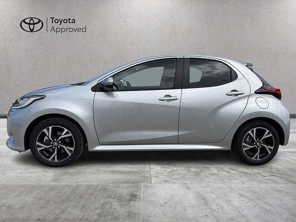 Nuova Toyota Yaris Hybrid Trend 116 CV (85 kW) 2026 Grigio Berlina