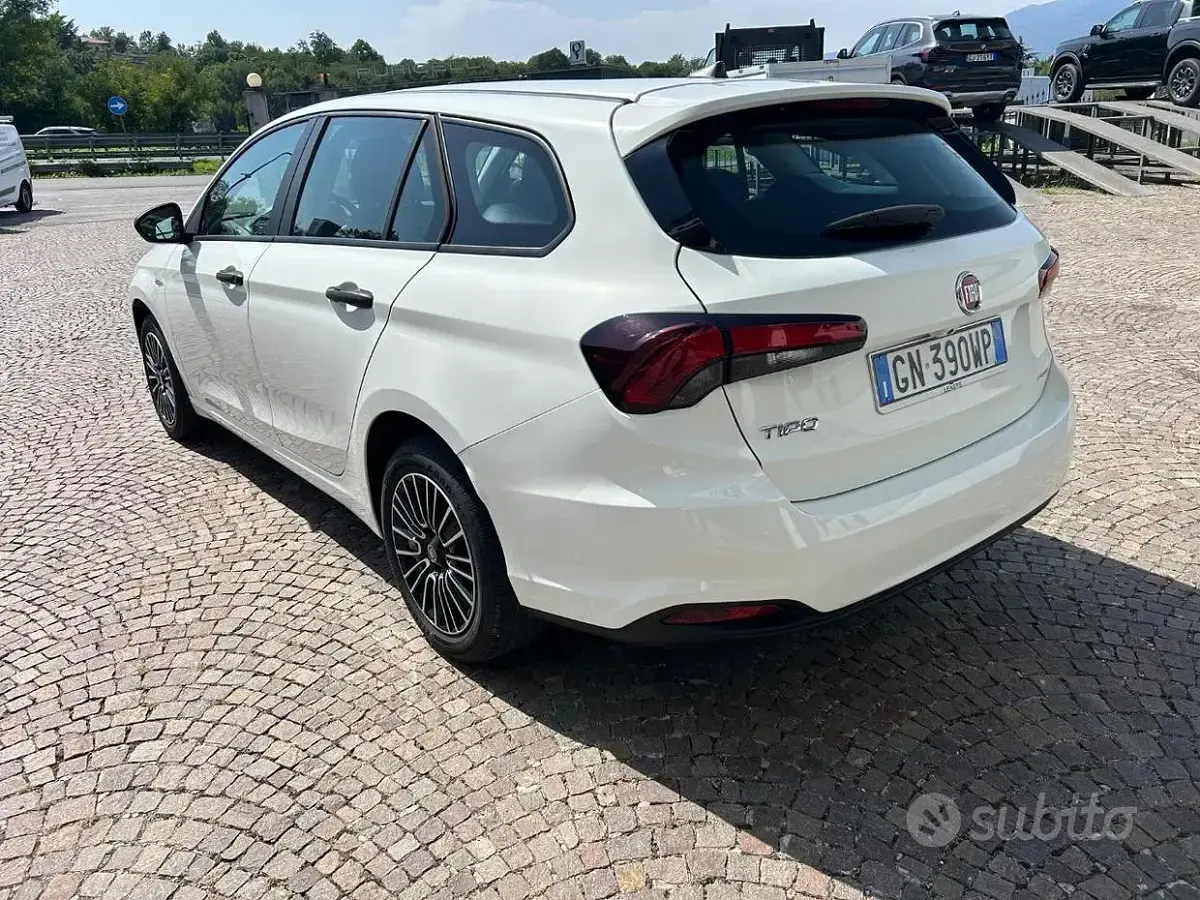 Usata Fiat Tipo S 131 CV (96 kW) 2023 Bianco pastello Station wagon