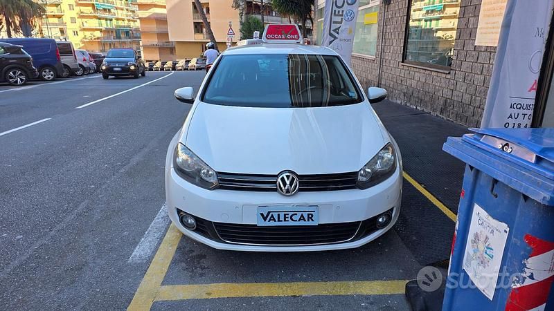 Usata VW Golf VI Highline 101 CV (74 kW) 2011 Bianco Utilitaria