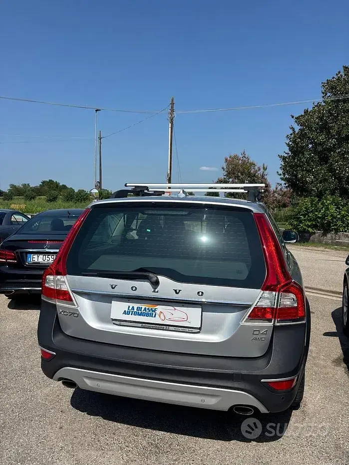 Usata Volvo XC70 Momentum 215 CV (158 kW) 2014 Grigio Station wagon