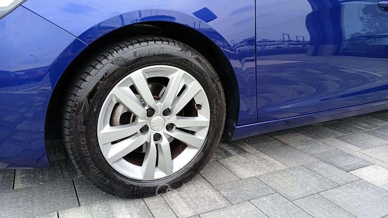 Usata Peugeot 308 Business-Line 131 CV (96 kW) 2020 Blu/azzurro Berlina