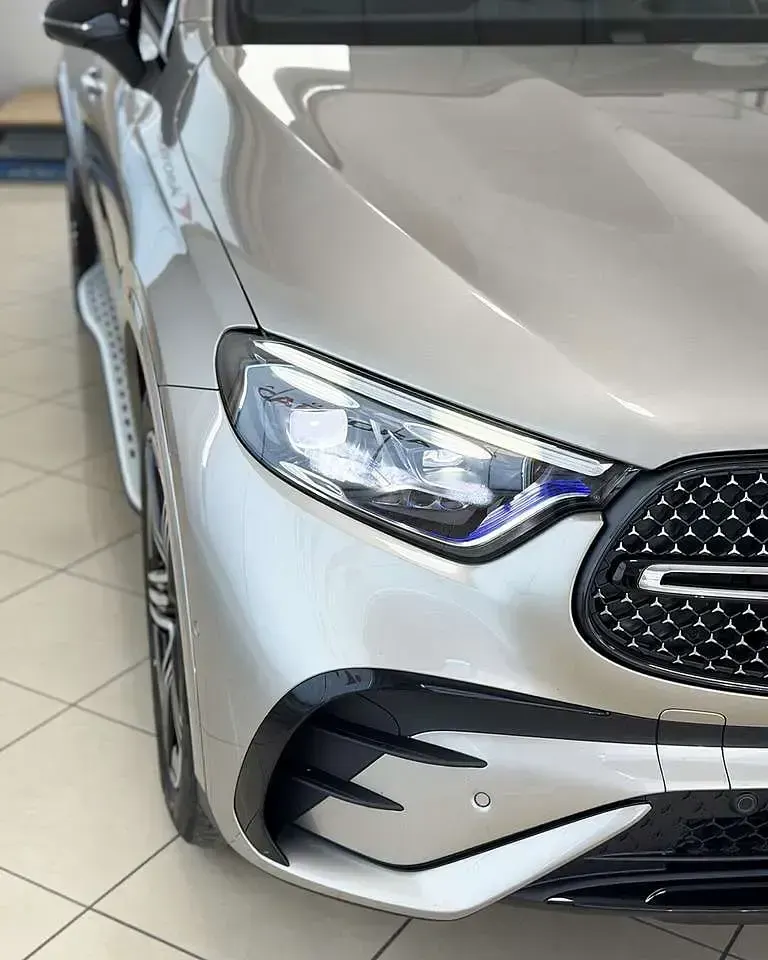 Usata Mercedes GLC220 AMG Line Premium Plus 197 CV (144 kW) 2023 Argento mojave SUV