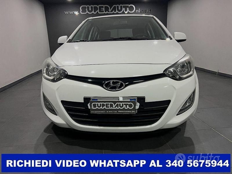 Usata Hyundai i20 Classic 75 CV (55 kW) 2015 Bianco Berlina