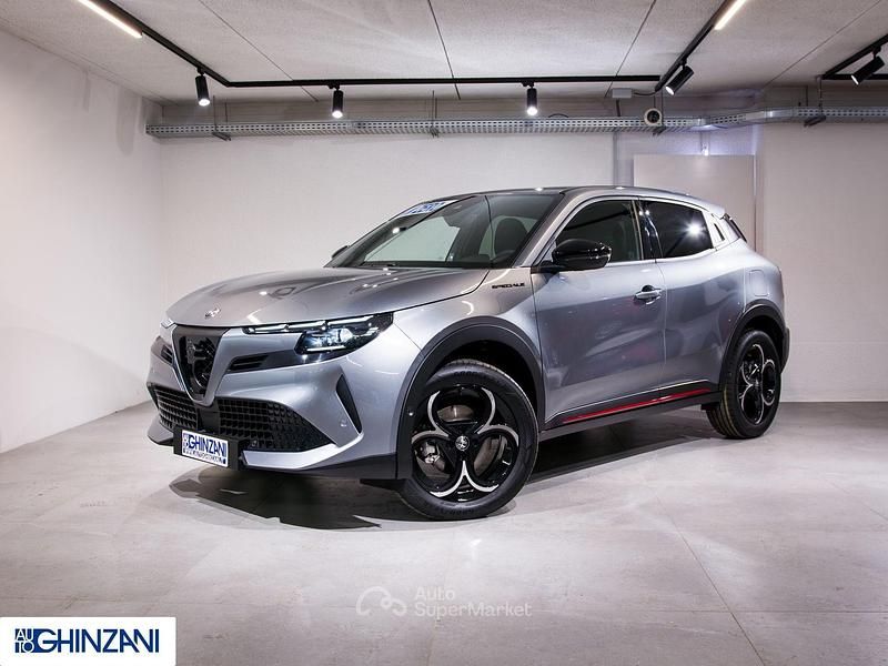 Nuova Alfa Romeo Junior Edizione Speciale 136 CV (100 kW) 2025 Argento arese SUV