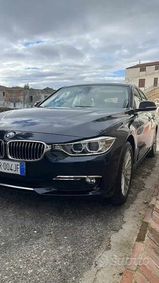 Usata BMW 320 Luxury Line 184 CV (135 kW) 2013 Nero Station wagon