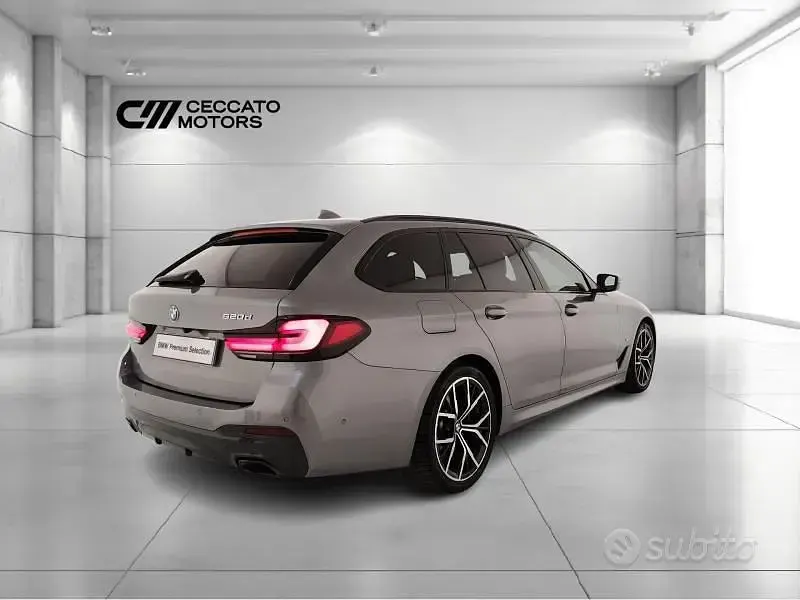 Usata BMW 520 M Sport 190 CV (139 kW) 2023 Grigio Station wagon