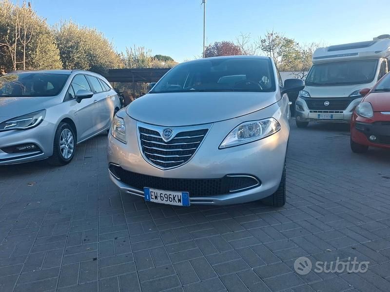 Usata Lancia Ypsilon Platinum 69 CV (50 kW) 2014 Grigio Utilitaria