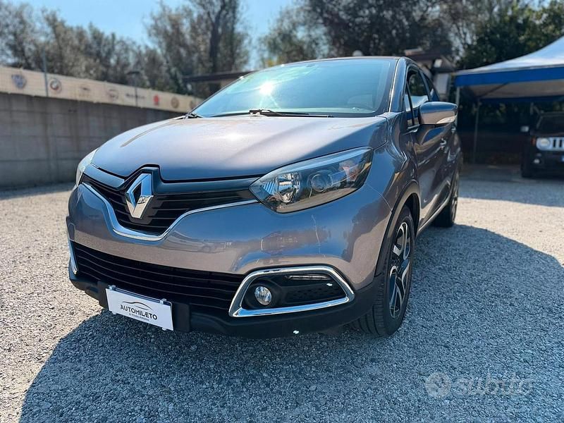 Usata Renault Captur 90 CV (66 kW) 2013 Grigio SUV