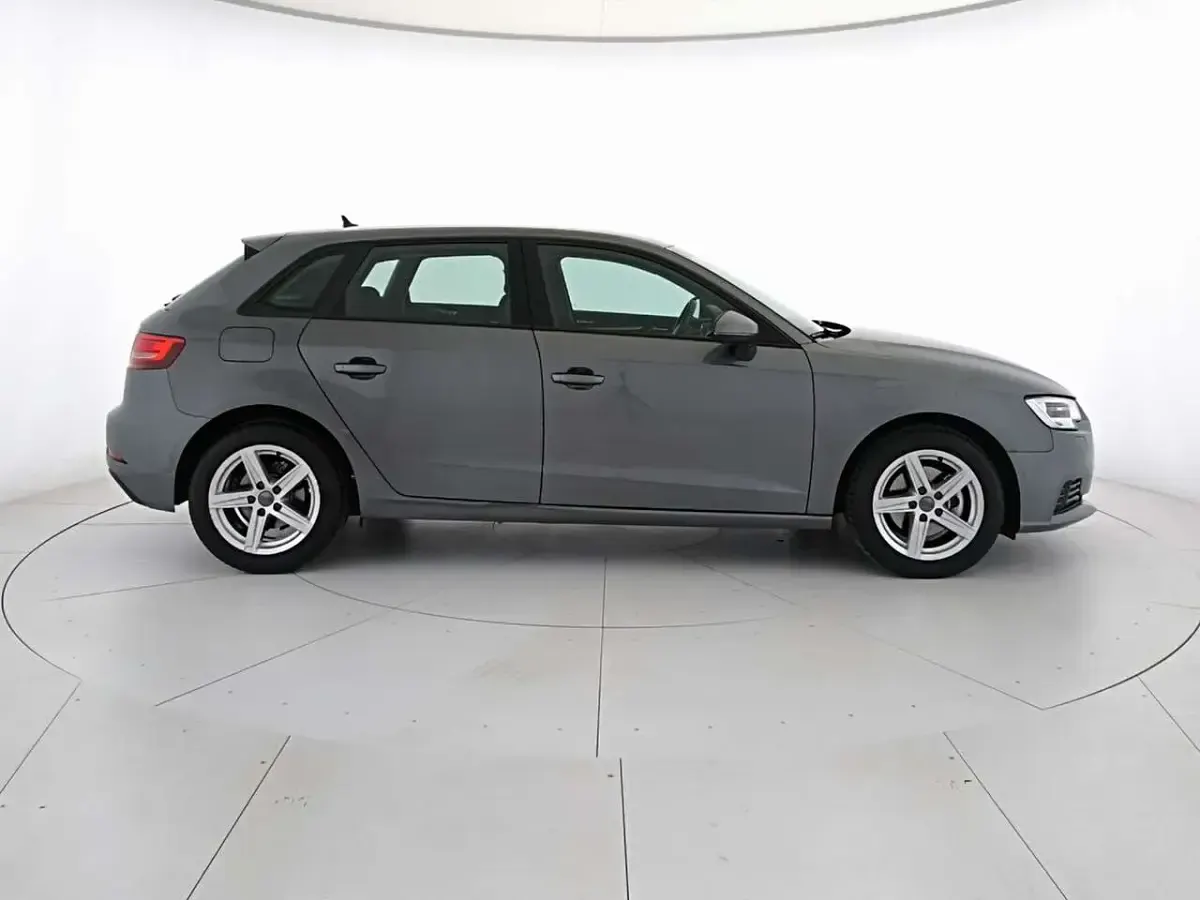 Usata Audi A3 Business 116 CV (85 kW) 2018 Grigio scuro Berlina