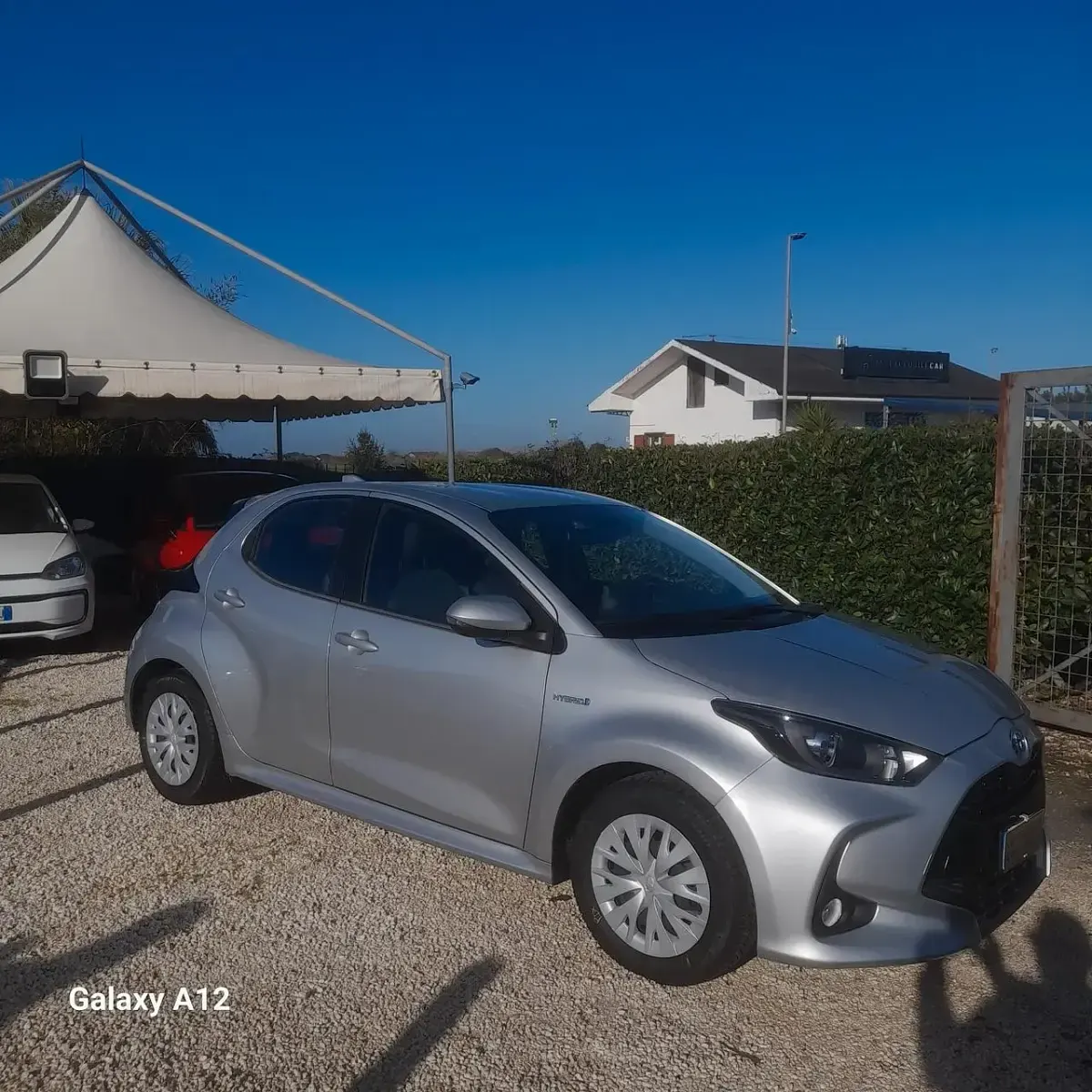 Usata Toyota Yaris Hybrid Lounge 92 CV (67 kW) 2022 Argento Berlina