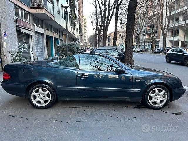 Usata Mercedes CLK200 Elegance 192 CV (141 kW) 1999 Blu Cabrio