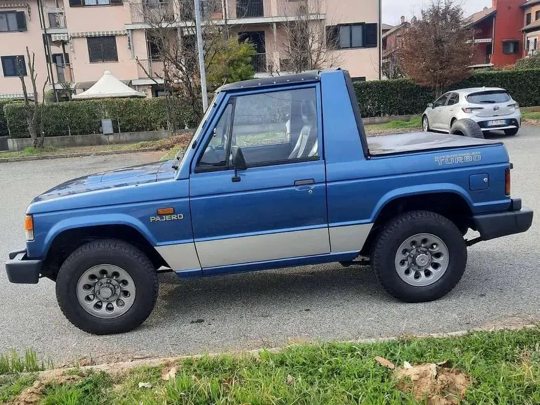 Usata Mitsubishi Pajero Top 95 CV (69 kW) 1990 Blu/azzurro SUV