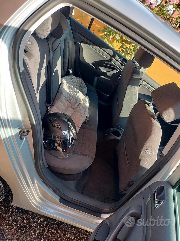 Usata VW Golf V 2004 Grigio Utilitaria