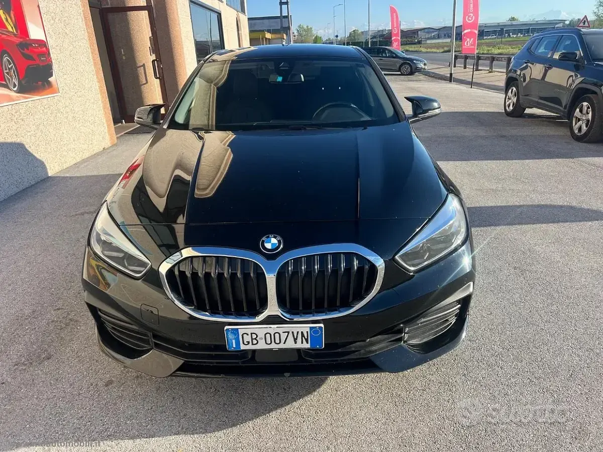 Usata BMW 118 Advantage 150 CV (110 kW) 2020 Nero Utilitaria