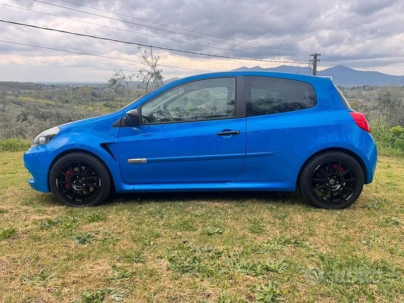 Usata Renault Clio IV R.S. 203 CV (149 kW) 2012 Blu Berlina