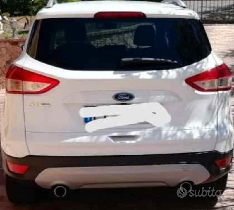 Begagnad Ford Kuga 163 HK (119 kW) 2013 Vit SUV
