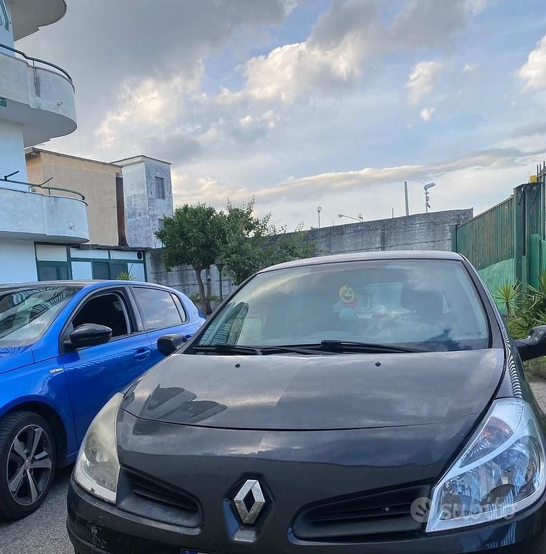 Usata Renault Clio II LE 75 CV (55 kW) 2008 Nero