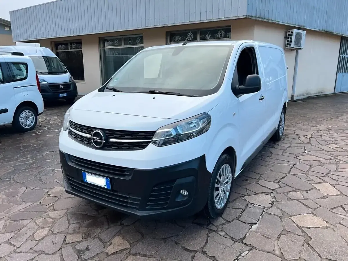 Usata Opel Vivaro-e Combi 122 CV (89 kW) 2020 Bianco Monovolume