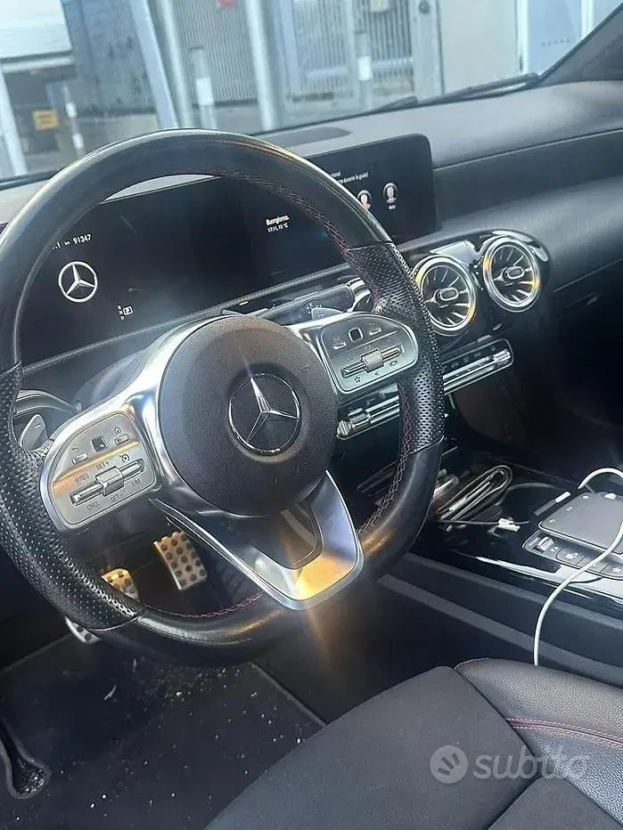 Usata Mercedes 180 Premium 116 CV (85 kW) 2021 Grigio Berlina