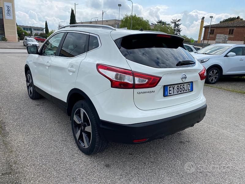 Gebraucht Nissan Qashqai 360º 131 PS (96 kW) 2015 Weiß SUV