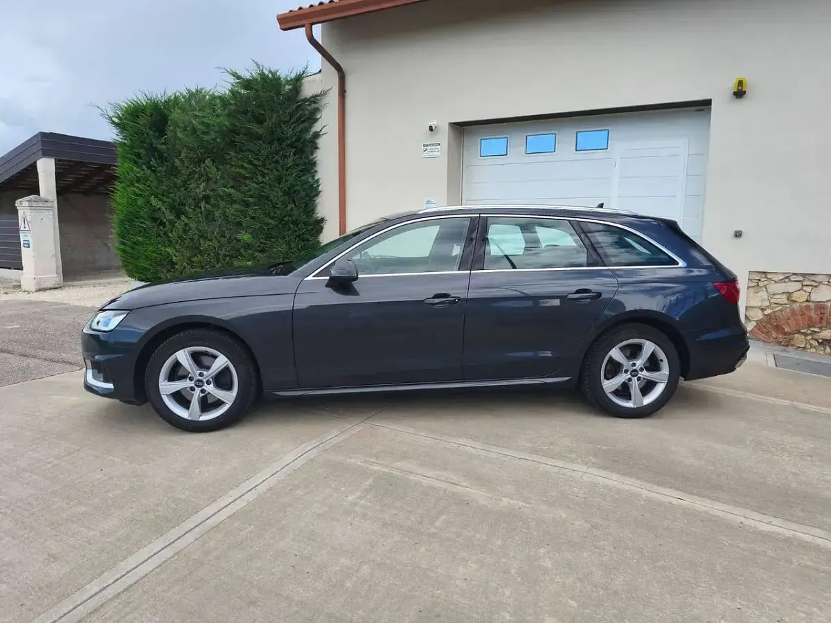 Usata Audi A4 Advanced Plus 163 CV (119 kW) 2022 Grigio monsone Station wagon